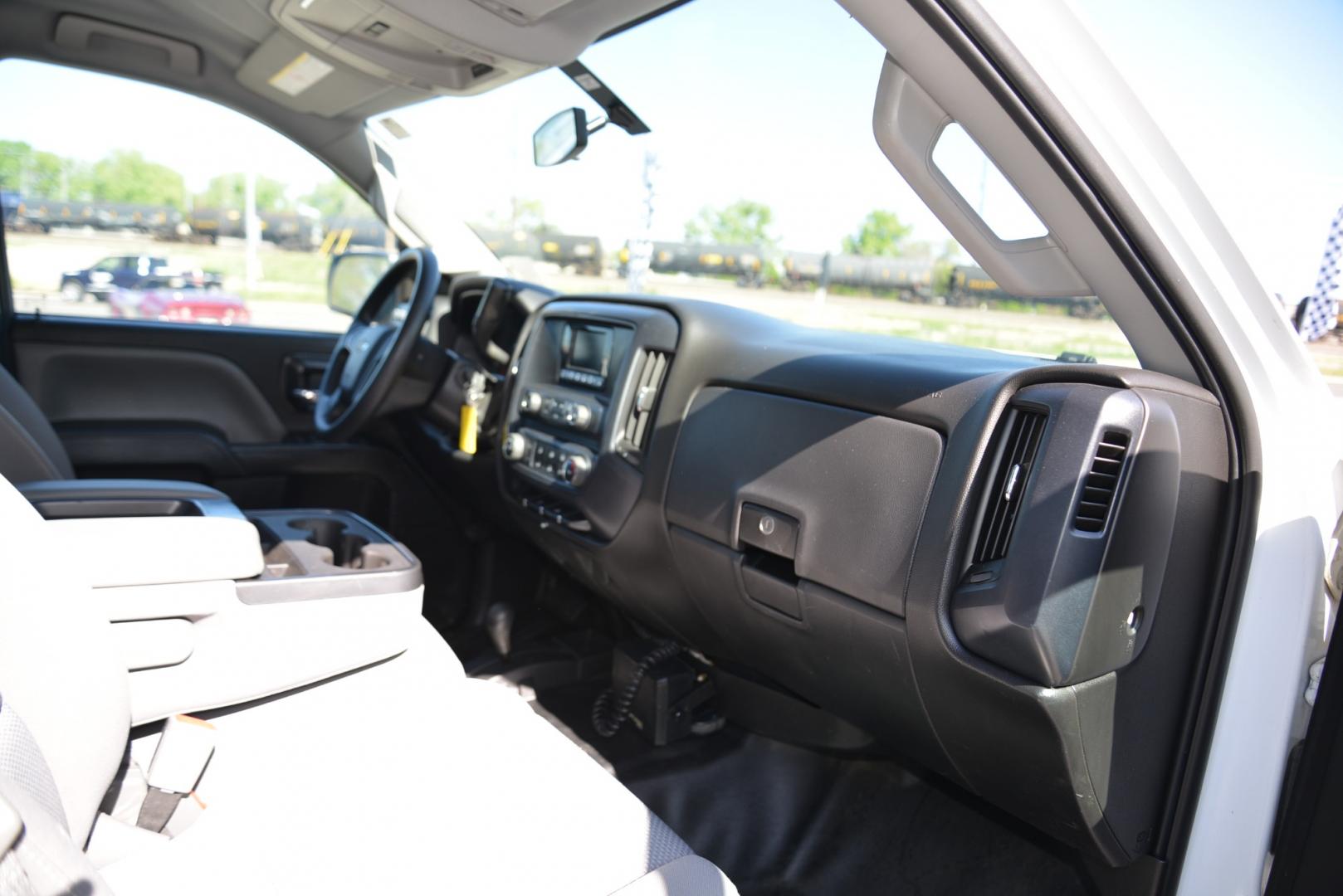 2015 White /Gray Chevrolet Silverado 2500HD Service Body Double Cab 4WD (1GB2KUEG6FZ) with an 6.0 Gasoline V8 engine, Automatic transmission, located at 4562 State Avenue, Billings, MT, 59101, (406) 896-9833, 45.769516, -108.526772 - Photo#17